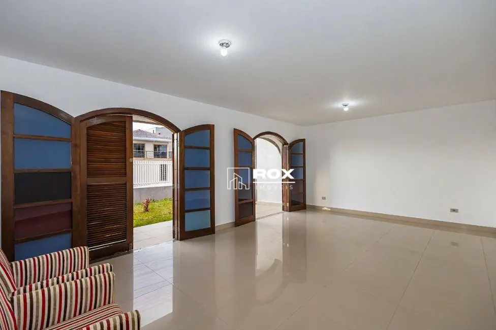 Casa com 3 quartos à venda, 316m2 em São Braz, Curitiba - PR - imagem 3 Foto 3 de Casa com 3 quartos à venda, 316m2 em São Braz, Curitiba - PR
