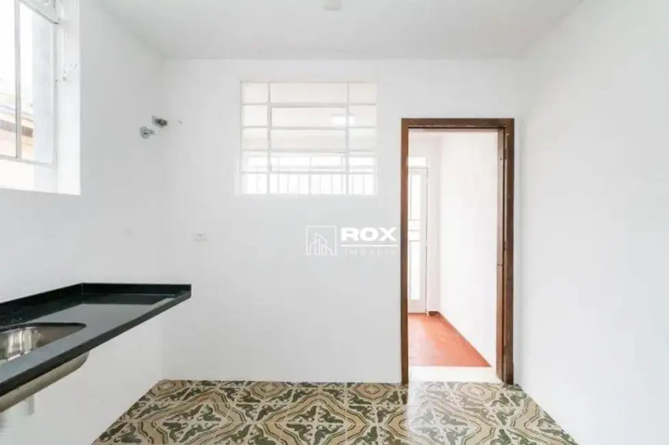 Casa com 3 quartos para alugar, 190m2 em Seminário, Curitiba - PR - imagem 8 Foto 8 de Casa com 3 quartos para alugar, 190m2 em Seminário, Curitiba - PR