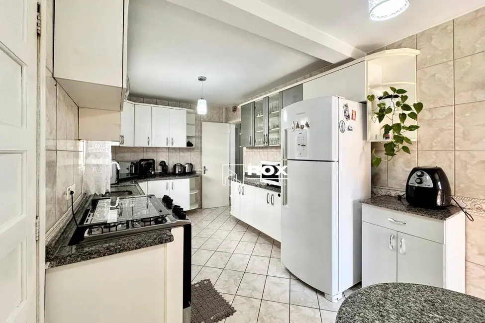 Foto 5 de Casa com 3 quartos à venda, 390m2 em Xaxim, Curitiba - PR