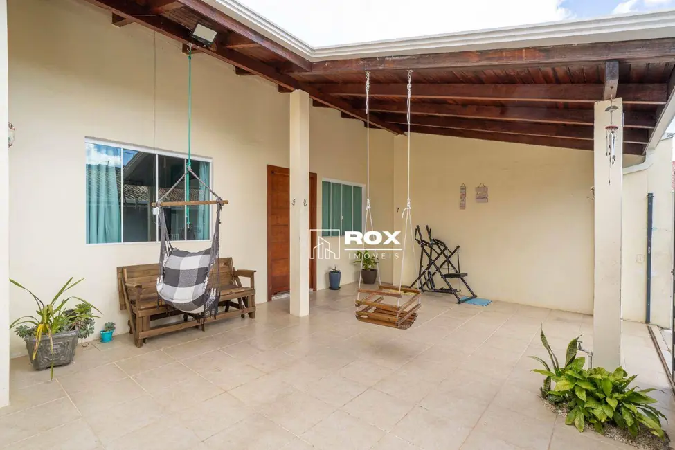 Foto 2 de Casa com 3 quartos à venda, 160m2 em Fazendinha, Curitiba - PR