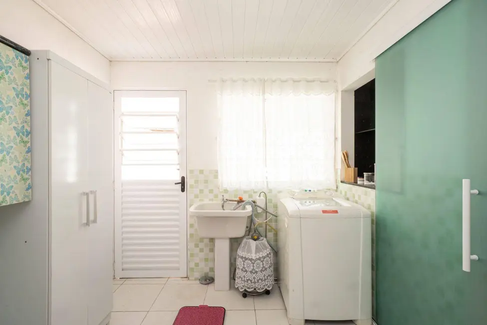 Foto 9 de Casa com 3 quartos à venda, 160m2 em Fazendinha, Curitiba - PR