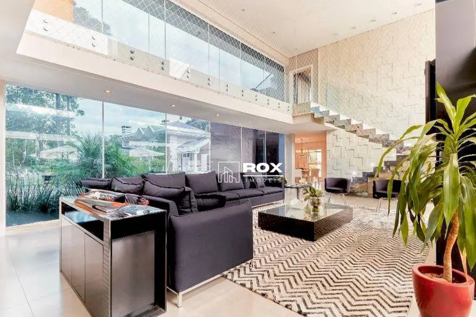 Casa de Condomínio com 4 quartos à venda, 1551m2 em Santa Cândida, Curitiba - PR - imagem 3 Foto 3 de Casa de Condomínio com 4 quartos à venda, 1551m2 em Santa Cândida, Curitiba - PR
