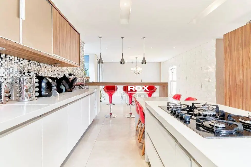 Casa de Condomínio com 4 quartos à venda, 1551m2 em Santa Cândida, Curitiba - PR - imagem 4 Foto 4 de Casa de Condomínio com 4 quartos à venda, 1551m2 em Santa Cândida, Curitiba - PR