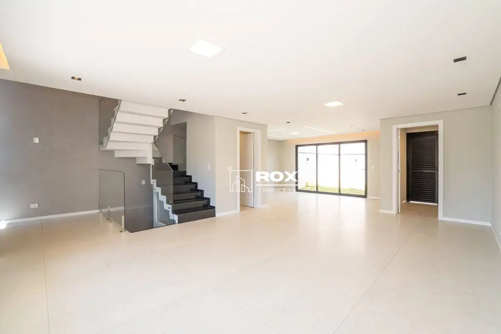 Casa de Condomínio com 3 quartos à venda, 145m2 em Costeira, Sao Jose Dos Pinhais - PR - imagem 4 Foto 4 de Casa de Condomínio com 3 quartos à venda, 145m2 em Costeira, Sao Jose Dos Pinhais - PR