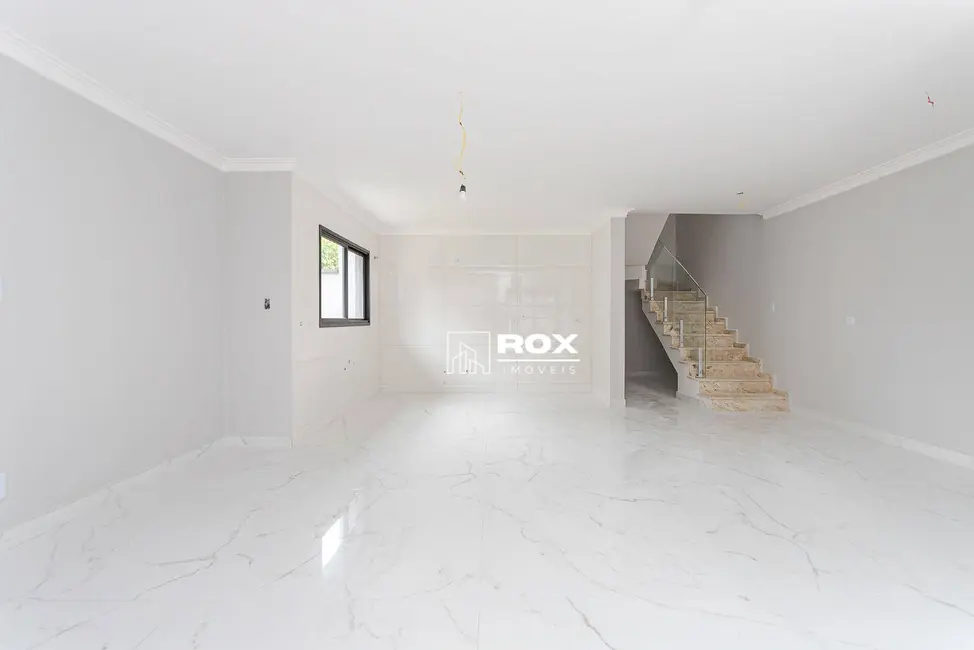 Sobrado com 3 quartos à venda, 138m2 em Pinhais - PR - imagem 2 Foto 2 de Sobrado com 3 quartos à venda, 138m2 em Pinhais - PR