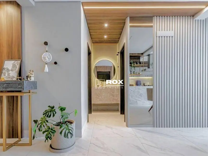 Casa de Condomínio com 4 quartos para alugar, 250m2 em Santa Cândida, Curitiba - PR - imagem 8 Foto 8 de Casa de Condomínio com 4 quartos para alugar, 250m2 em Santa Cândida, Curitiba - PR