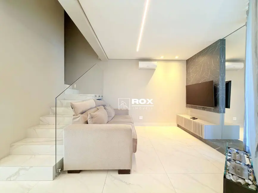 Foto 8 de Casa de Condomínio com 4 quartos para alugar, 250m2 em Santa Cândida, Curitiba - PR