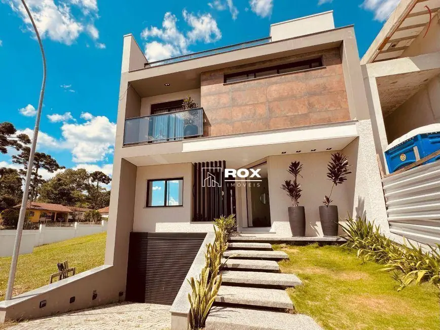 Casa de Condomínio com 4 quartos para alugar, 250m2 em Santa Cândida, Curitiba - PR - imagem 6 Foto 6 de Casa de Condomínio com 4 quartos para alugar, 250m2 em Santa Cândida, Curitiba - PR