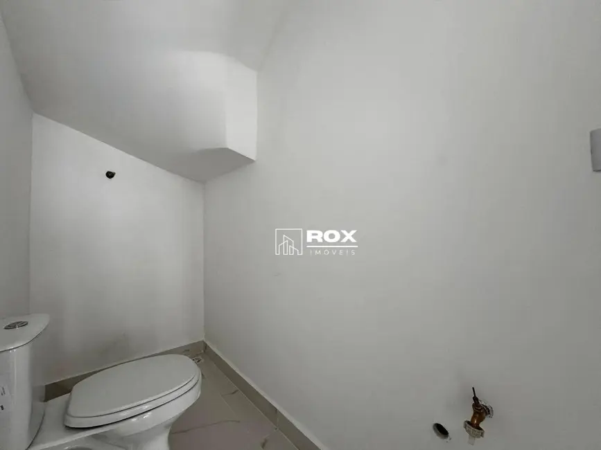 Sobrado com 3 quartos à venda, 155m2 em Santa Felicidade, Curitiba - PR - imagem 8 Foto 8 de Sobrado com 3 quartos à venda, 155m2 em Santa Felicidade, Curitiba - PR