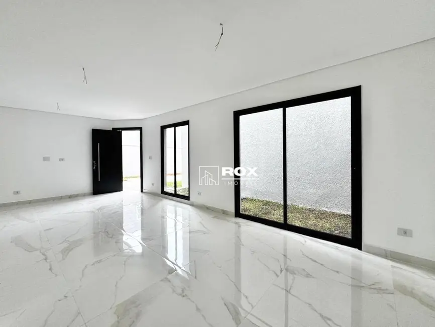 Sobrado com 3 quartos à venda, 151m2 em Santa Felicidade, Curitiba - PR - imagem 8 Foto 8 de Sobrado com 3 quartos à venda, 151m2 em Santa Felicidade, Curitiba - PR