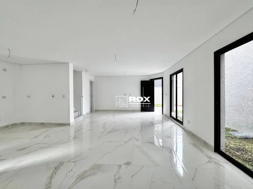 Sobrado com 3 quartos à venda, 151m2 em Santa Felicidade, Curitiba - PR - imagem 7 Foto 7 de Sobrado com 3 quartos à venda, 151m2 em Santa Felicidade, Curitiba - PR