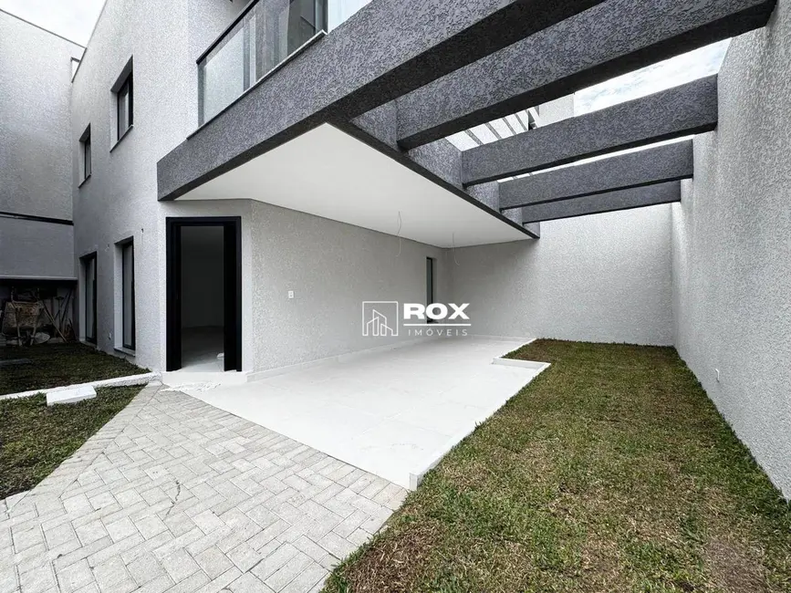 Sobrado com 3 quartos à venda, 151m2 em Santa Felicidade, Curitiba - PR - imagem 2 Foto 2 de Sobrado com 3 quartos à venda, 151m2 em Santa Felicidade, Curitiba - PR