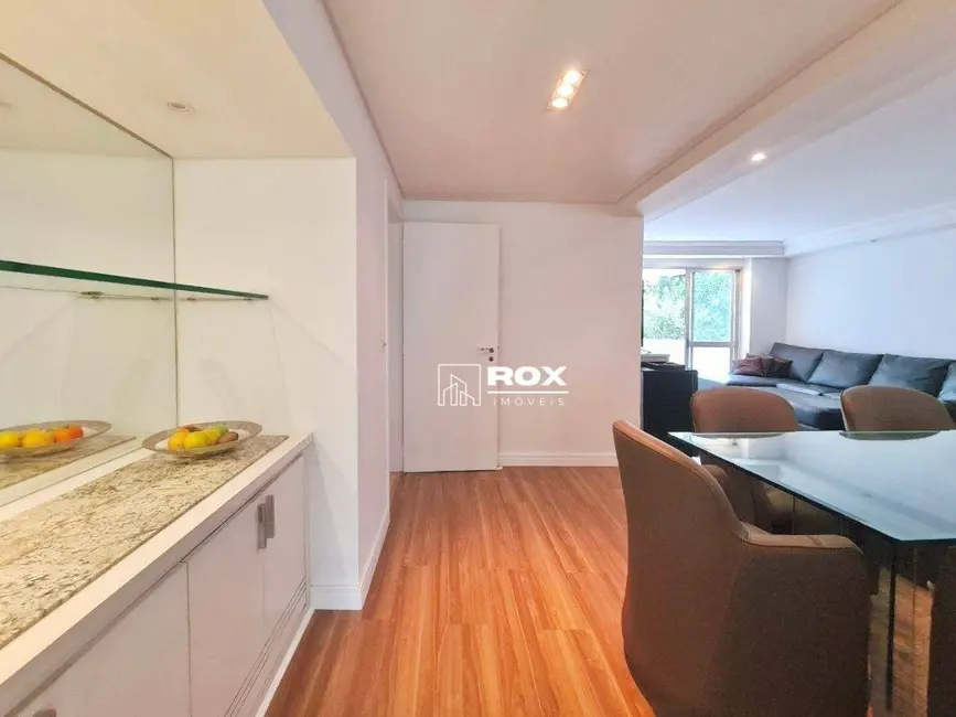 Foto 4 de Apartamento com 3 quartos para alugar, 253m2 em Centro, Curitiba - PR