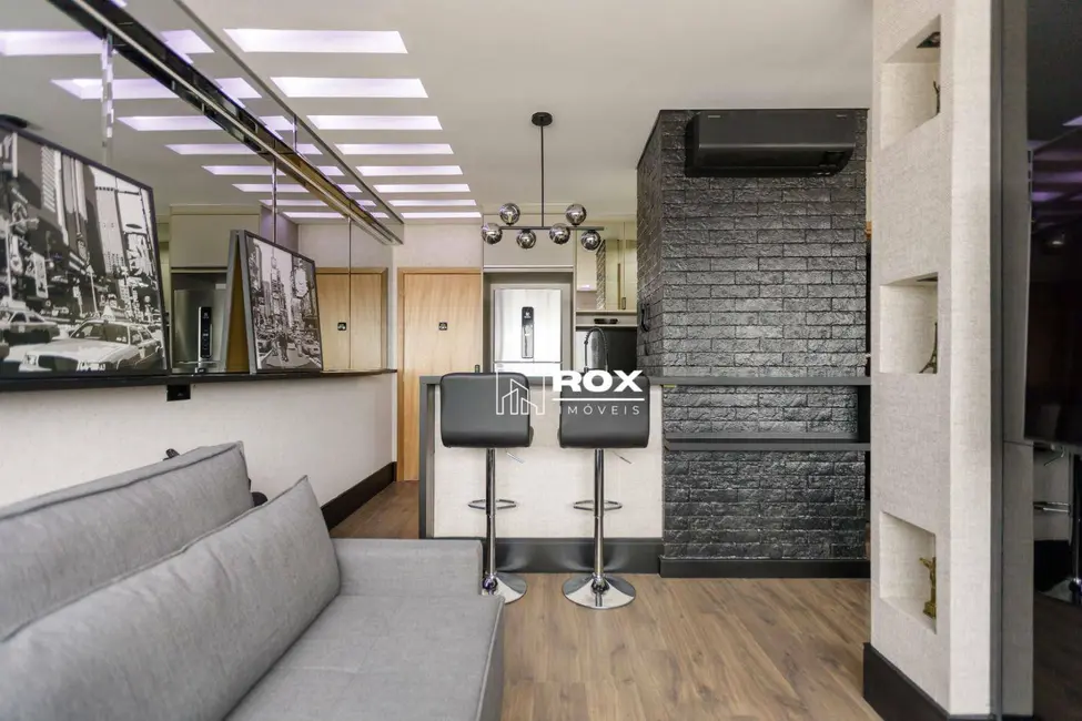 Apartamento com 1 quarto à venda, 63m2 em Centro, Curitiba - PR - imagem 2 Foto 2 de Apartamento com 1 quarto à venda, 63m2 em Centro, Curitiba - PR