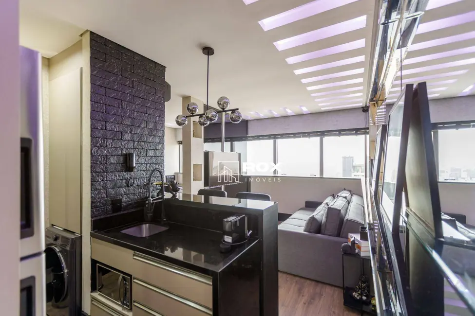 Apartamento com 1 quarto à venda, 63m2 em Centro, Curitiba - PR - imagem 3 Foto 3 de Apartamento com 1 quarto à venda, 63m2 em Centro, Curitiba - PR