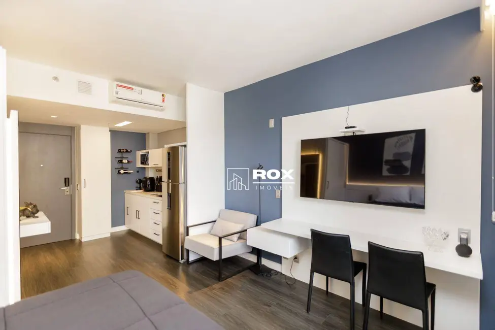 Kitnet com 1 quarto à venda, 50m2 em Água Verde, Curitiba - PR - imagem 7 Foto 7 de Kitnet com 1 quarto à venda, 50m2 em Água Verde, Curitiba - PR