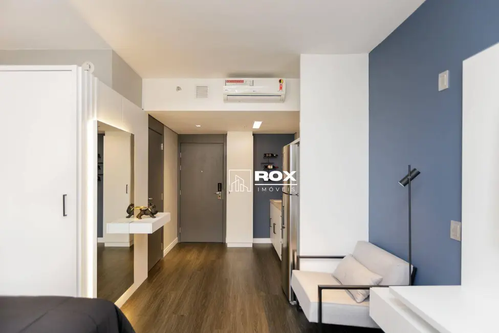 Kitnet com 1 quarto à venda, 50m2 em Água Verde, Curitiba - PR - imagem 6 Foto 6 de Kitnet com 1 quarto à venda, 50m2 em Água Verde, Curitiba - PR