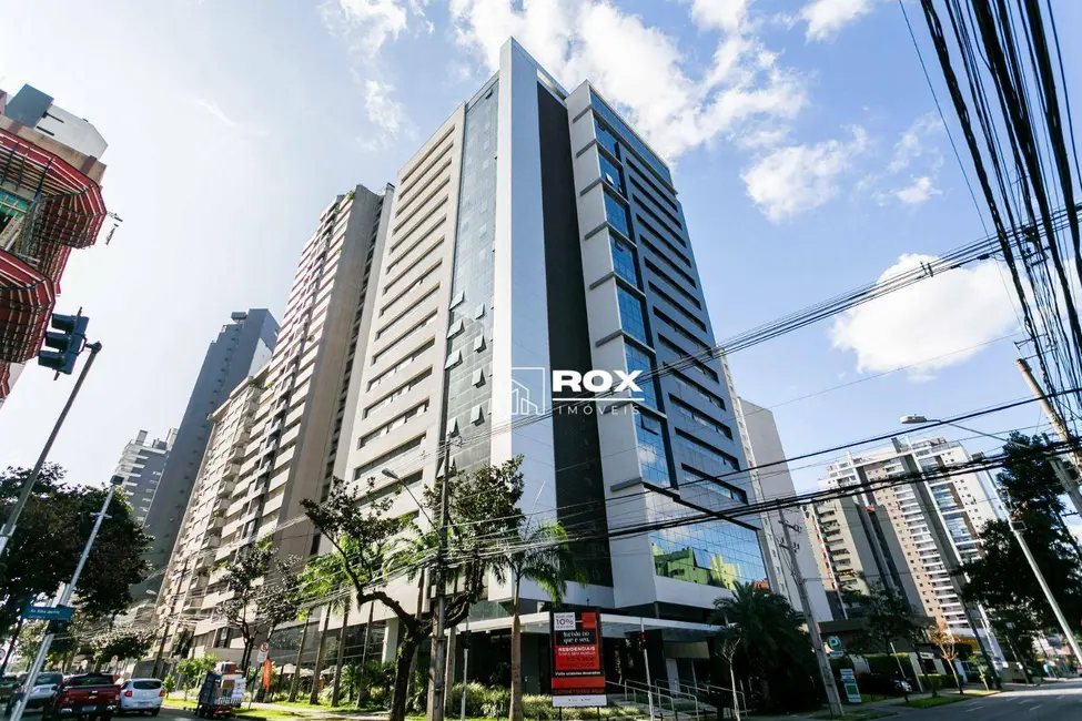 Kitnet com 1 quarto à venda, 50m2 em Água Verde, Curitiba - PR - imagem 2 Foto 2 de Kitnet com 1 quarto à venda, 50m2 em Água Verde, Curitiba - PR