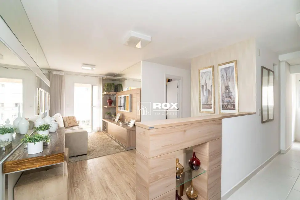 Apartamento com 3 quartos à venda, 130m2 em Capão Raso, Curitiba - PR - imagem 1 Foto 1 de Apartamento com 3 quartos à venda, 130m2 em Capão Raso, Curitiba - PR