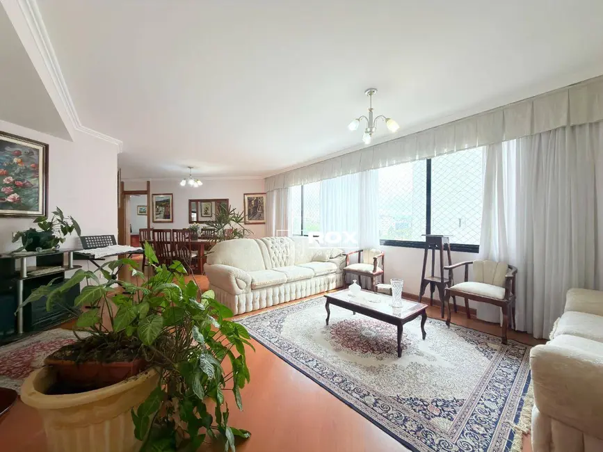 Apartamento com 3 quartos à venda, 266m2 em Batel, Curitiba - PR - imagem 3 Foto 3 de Apartamento com 3 quartos à venda, 266m2 em Batel, Curitiba - PR