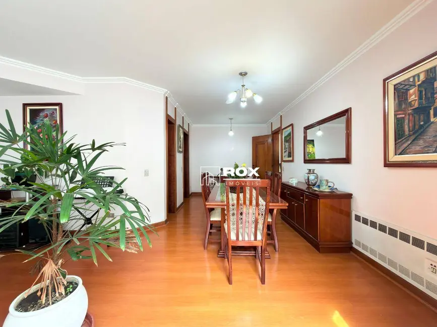 Apartamento com 3 quartos à venda, 266m2 em Batel, Curitiba - PR - imagem 5 Foto 5 de Apartamento com 3 quartos à venda, 266m2 em Batel, Curitiba - PR