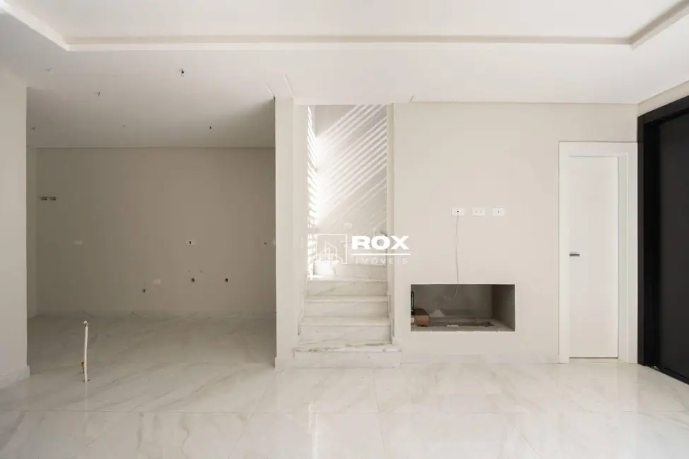 Sobrado com 3 quartos à venda, 115m2 em Água Verde, Curitiba - PR - imagem 5 Foto 5 de Sobrado com 3 quartos à venda, 115m2 em Água Verde, Curitiba - PR