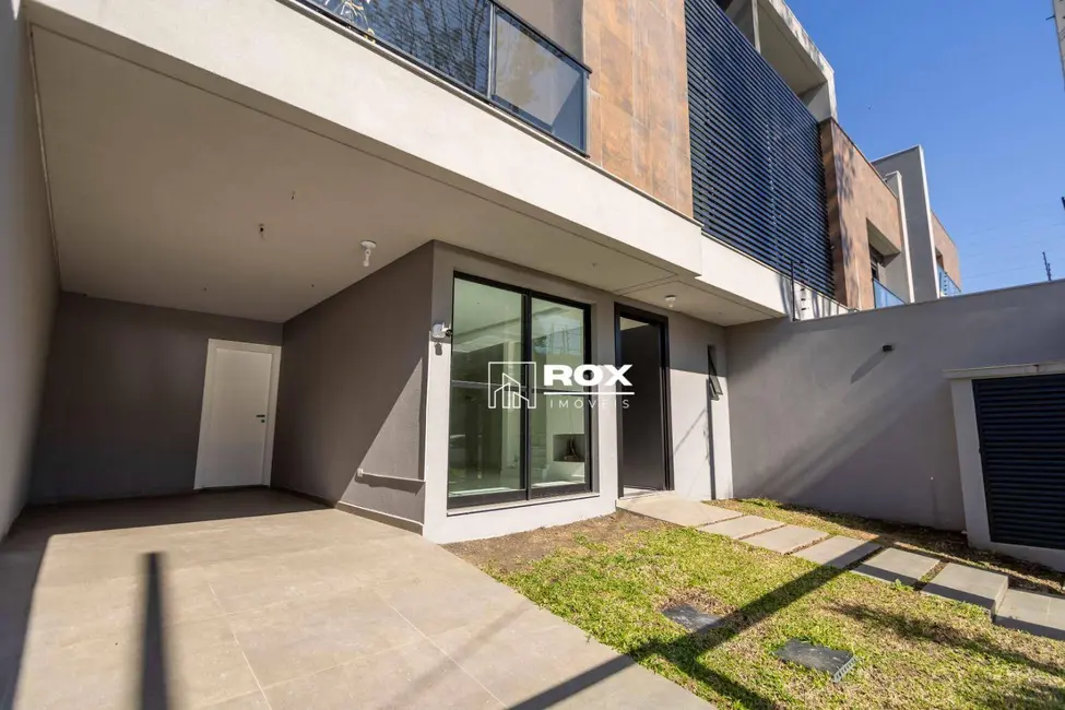 Sobrado com 3 quartos à venda, 115m2 em Água Verde, Curitiba - PR - imagem 2 Foto 2 de Sobrado com 3 quartos à venda, 115m2 em Água Verde, Curitiba - PR