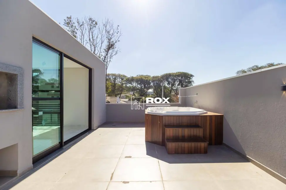 Sobrado com 3 quartos à venda, 115m2 em Água Verde, Curitiba - PR - imagem 1 Foto 1 de Sobrado com 3 quartos à venda, 115m2 em Água Verde, Curitiba - PR