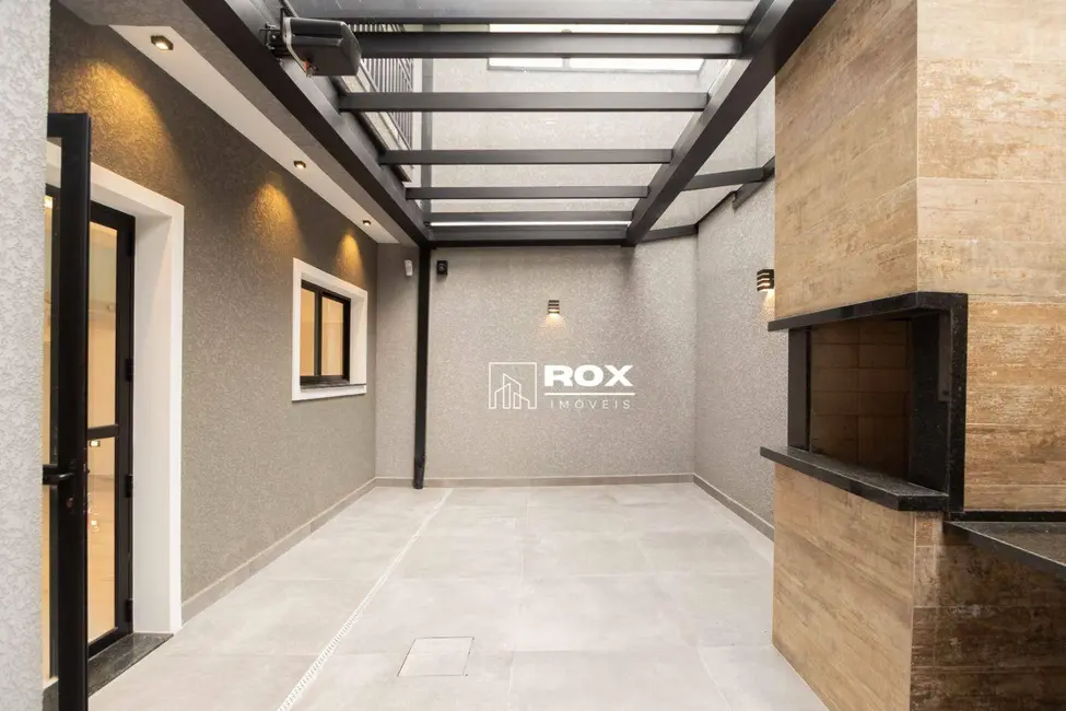 Sobrado com 3 quartos à venda, 169m2 em Vista Alegre, Curitiba - PR - imagem 4 Foto 4 de Sobrado com 3 quartos à venda, 169m2 em Vista Alegre, Curitiba - PR