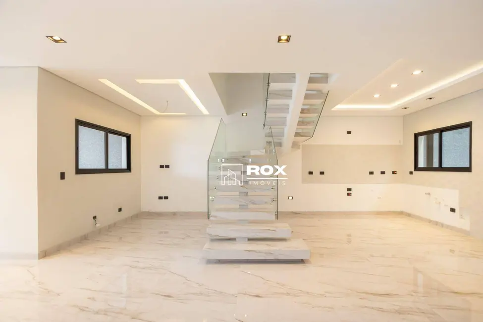 Sobrado com 3 quartos à venda, 169m2 em Vista Alegre, Curitiba - PR - imagem 6 Foto 6 de Sobrado com 3 quartos à venda, 169m2 em Vista Alegre, Curitiba - PR