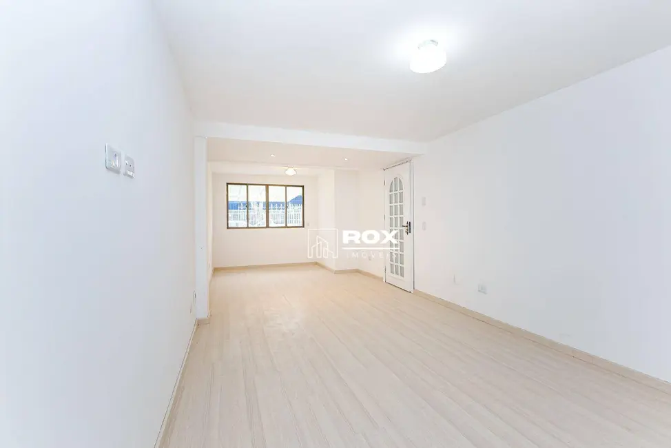 Foto 4 de Sobrado com 3 quartos para alugar, 110m2 em Capão da Imbuia, Curitiba - PR