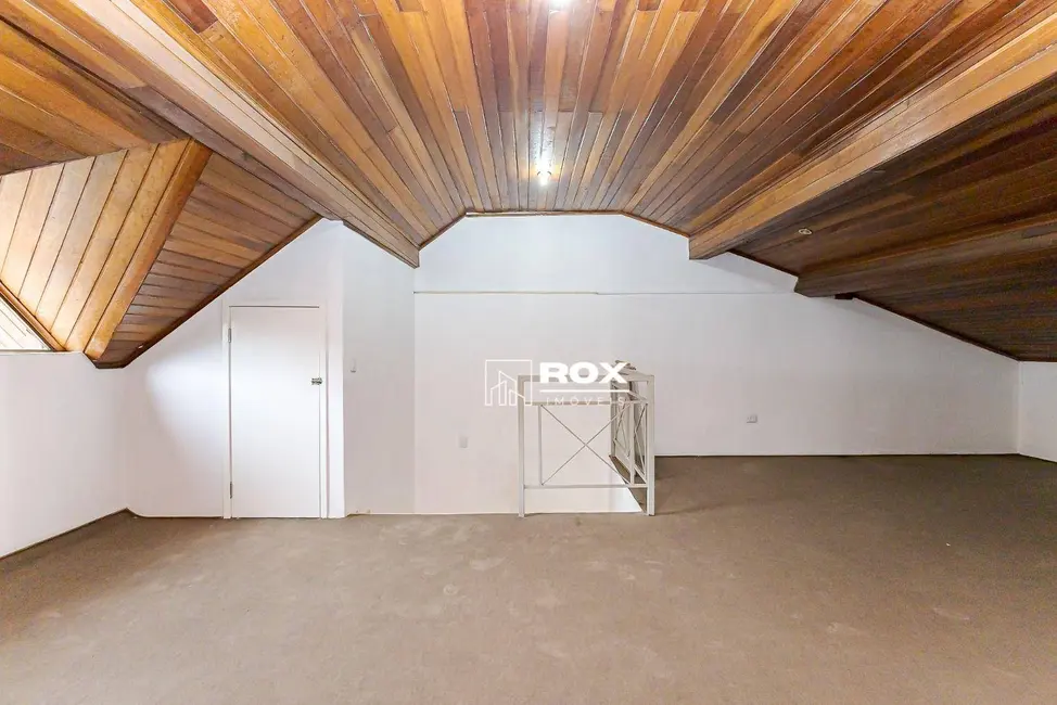 Foto 3 de Sobrado com 3 quartos para alugar, 110m2 em Capão da Imbuia, Curitiba - PR