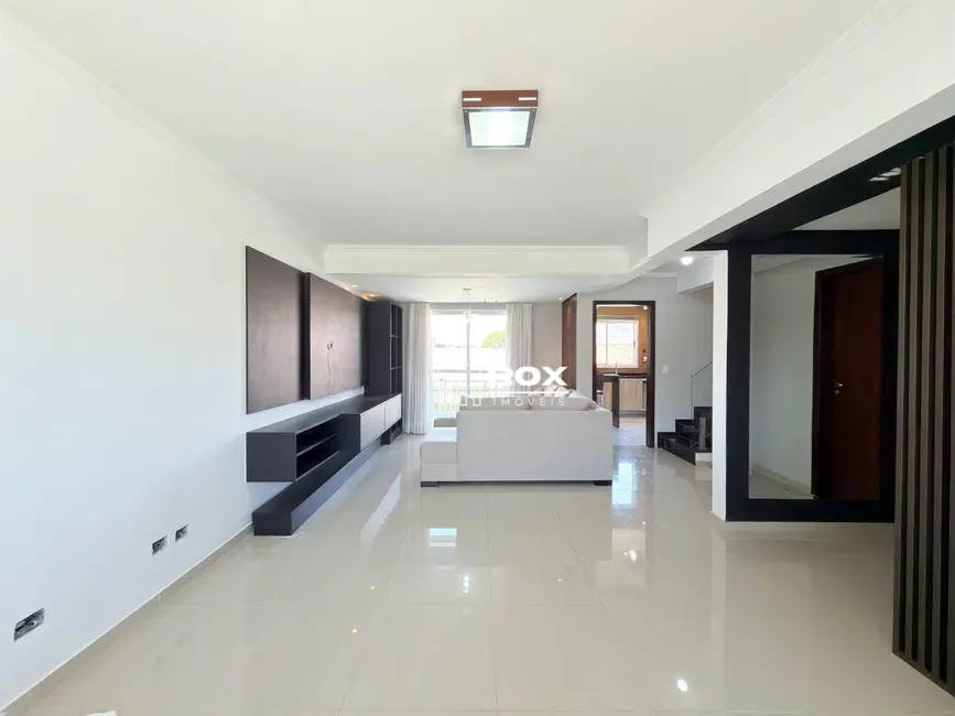 Sobrado com 3 quartos à venda, 117m2 em Santa Felicidade, Curitiba - PR - imagem 2 Foto 2 de Sobrado com 3 quartos à venda, 117m2 em Santa Felicidade, Curitiba - PR