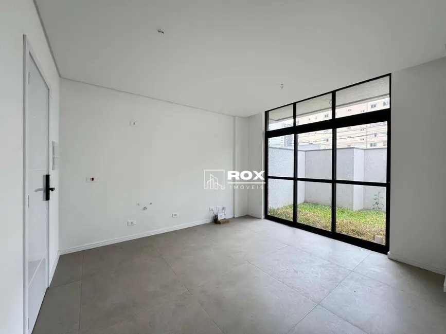 Kitnet com 1 quarto à venda, 43m2 em Água Verde, Curitiba - PR - imagem 4 Foto 4 de Kitnet com 1 quarto à venda, 43m2 em Água Verde, Curitiba - PR