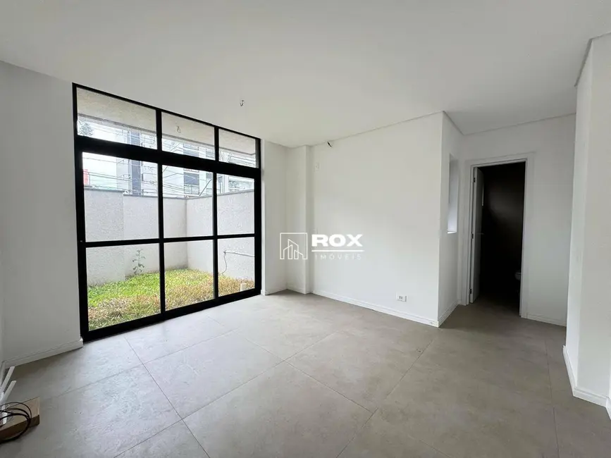 Kitnet com 1 quarto à venda, 43m2 em Água Verde, Curitiba - PR - imagem 6 Foto 6 de Kitnet com 1 quarto à venda, 43m2 em Água Verde, Curitiba - PR