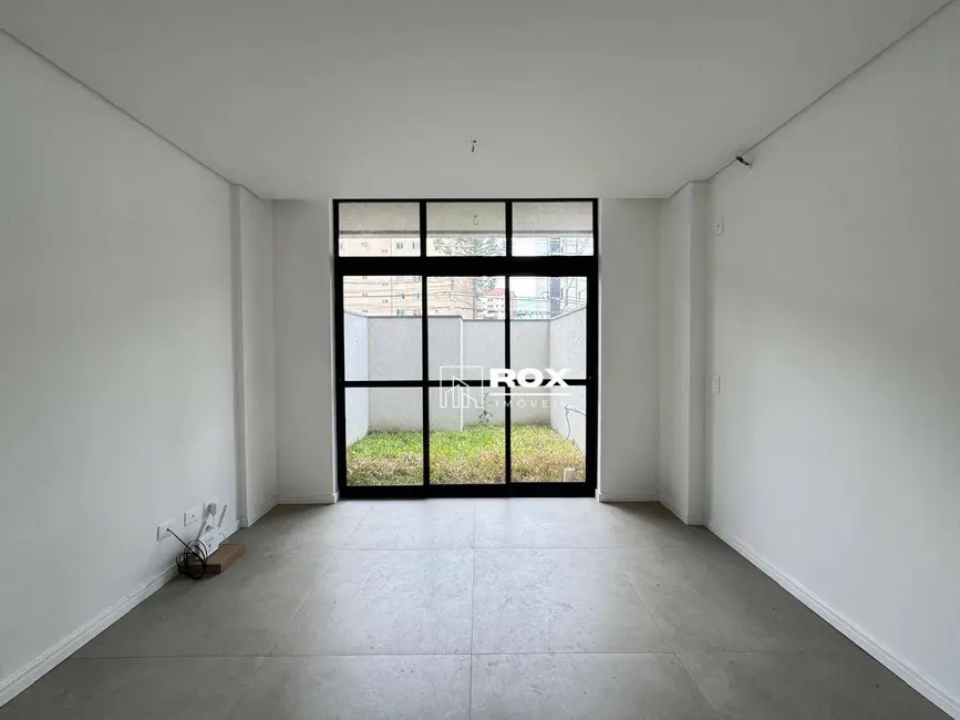 Kitnet com 1 quarto à venda, 43m2 em Água Verde, Curitiba - PR - imagem 5 Foto 5 de Kitnet com 1 quarto à venda, 43m2 em Água Verde, Curitiba - PR