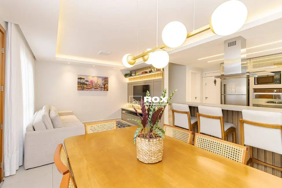 Sobrado com 3 quartos à venda, 143m2 em Santa Felicidade, Curitiba - PR - imagem 3 Foto 3 de Sobrado com 3 quartos à venda, 143m2 em Santa Felicidade, Curitiba - PR