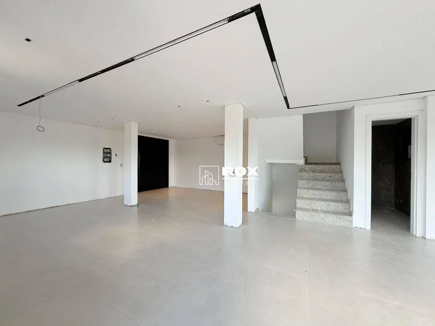 Casa com 4 quartos à venda, 367m2 em São Braz, Curitiba - PR - imagem 6 Foto 6 de Casa com 4 quartos à venda, 367m2 em São Braz, Curitiba - PR