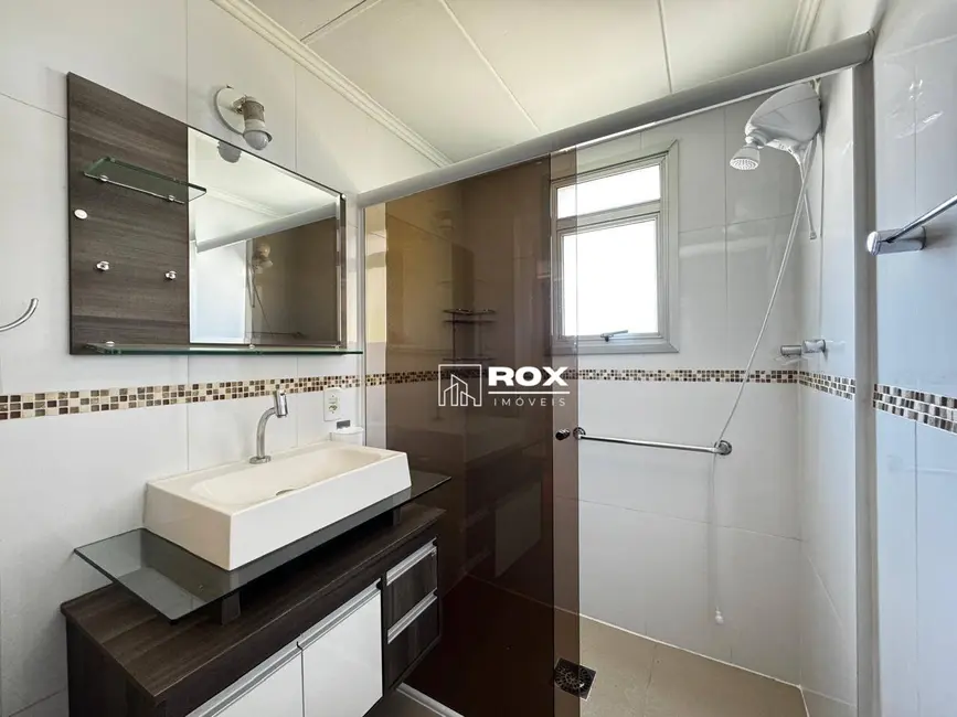 Apartamento com 3 quartos à venda, 101m2 em Bigorrilho, Curitiba - PR - imagem 5 Foto 5 de Apartamento com 3 quartos à venda, 101m2 em Bigorrilho, Curitiba - PR