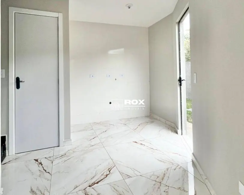 Foto 3 de Sobrado com 2 quartos à venda, 60m2 em Curitiba - PR