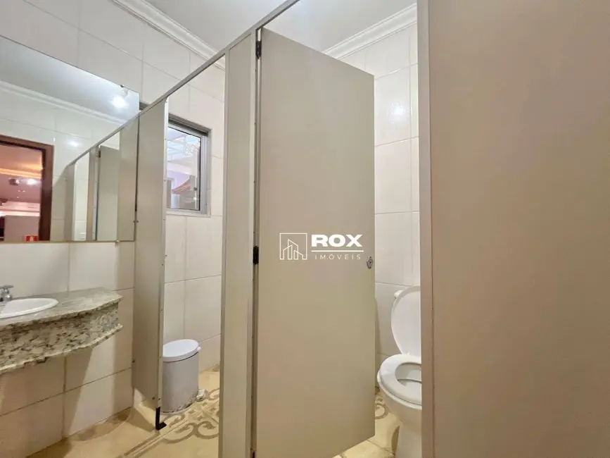 Casa para alugar, 425m2 em Centro, Curitiba - PR - imagem 7 Foto 7 de Casa para alugar, 425m2 em Centro, Curitiba - PR