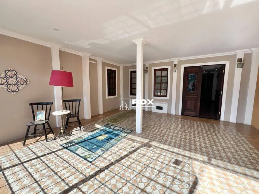 Casa para alugar, 425m2 em Centro, Curitiba - PR - imagem 6 Foto 6 de Casa para alugar, 425m2 em Centro, Curitiba - PR