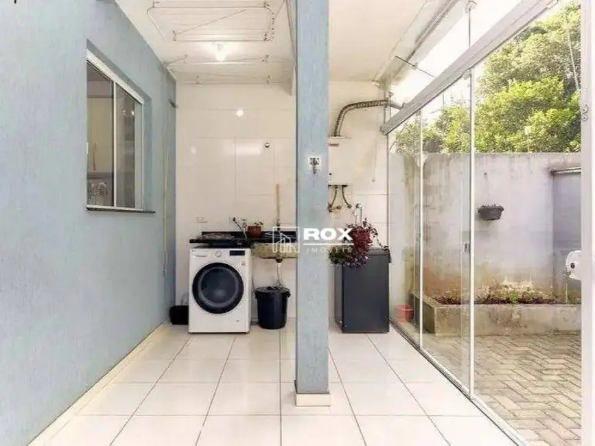 Sobrado com 3 quartos à venda, 114m2 em Santa Cândida, Curitiba - PR - imagem 8 Foto 8 de Sobrado com 3 quartos à venda, 114m2 em Santa Cândida, Curitiba - PR