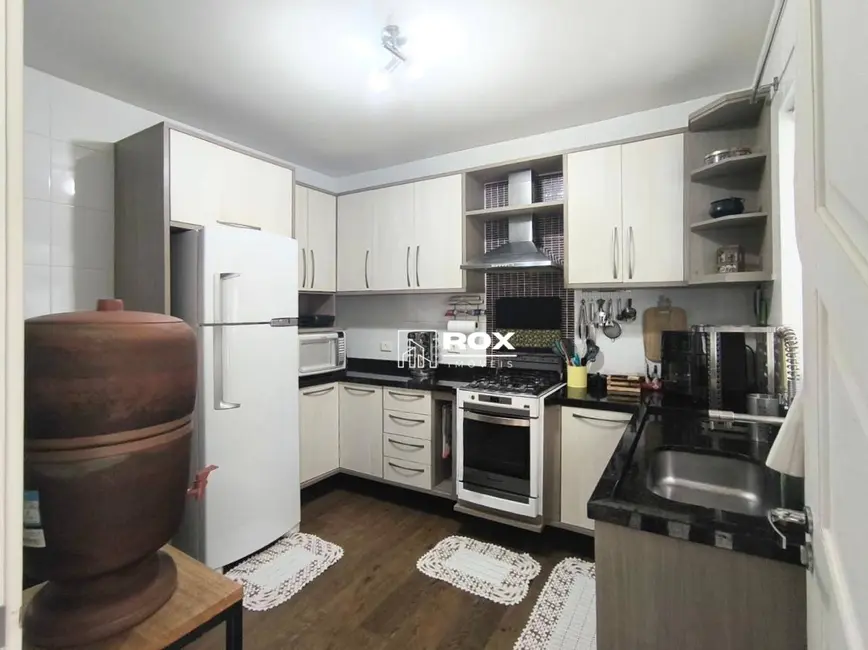 Sobrado com 3 quartos à venda, 114m2 em Santa Cândida, Curitiba - PR - imagem 6 Foto 6 de Sobrado com 3 quartos à venda, 114m2 em Santa Cândida, Curitiba - PR