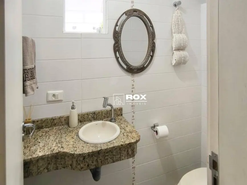 Sobrado com 3 quartos à venda, 114m2 em Santa Cândida, Curitiba - PR - imagem 7 Foto 7 de Sobrado com 3 quartos à venda, 114m2 em Santa Cândida, Curitiba - PR