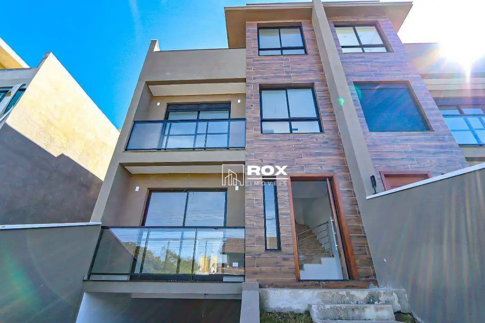 Foto 1 de Sobrado com 3 quartos para alugar, 120m2 em Tingui, Curitiba - PR