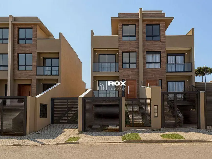 Foto 1 de Sobrado com 3 quartos à venda, 120m2 em Tingui, Curitiba - PR