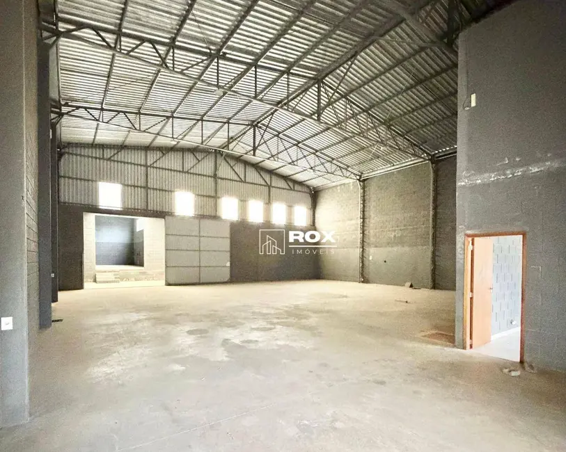 Foto 4 de Armazém / Galpão para alugar, 412m2 em Mauá, Colombo - PR