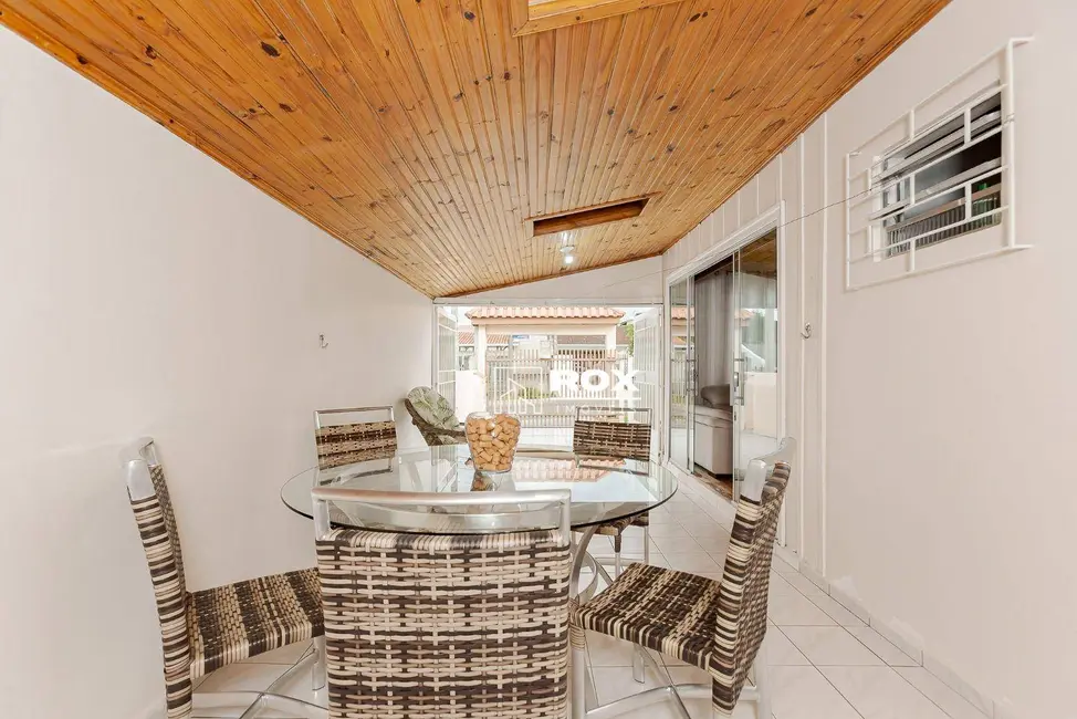 Casa com 3 quartos para alugar, 428m2 em Pinheirinho, Curitiba - PR - imagem 4 Foto 4 de Casa com 3 quartos para alugar, 428m2 em Pinheirinho, Curitiba - PR