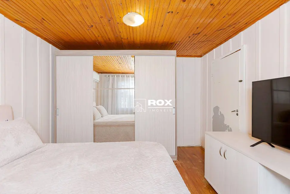 Casa com 3 quartos para alugar, 428m2 em Pinheirinho, Curitiba - PR - imagem 9 Foto 9 de Casa com 3 quartos para alugar, 428m2 em Pinheirinho, Curitiba - PR